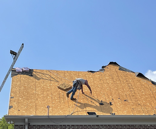 Hiring the Right Roof Replacement Contractor
